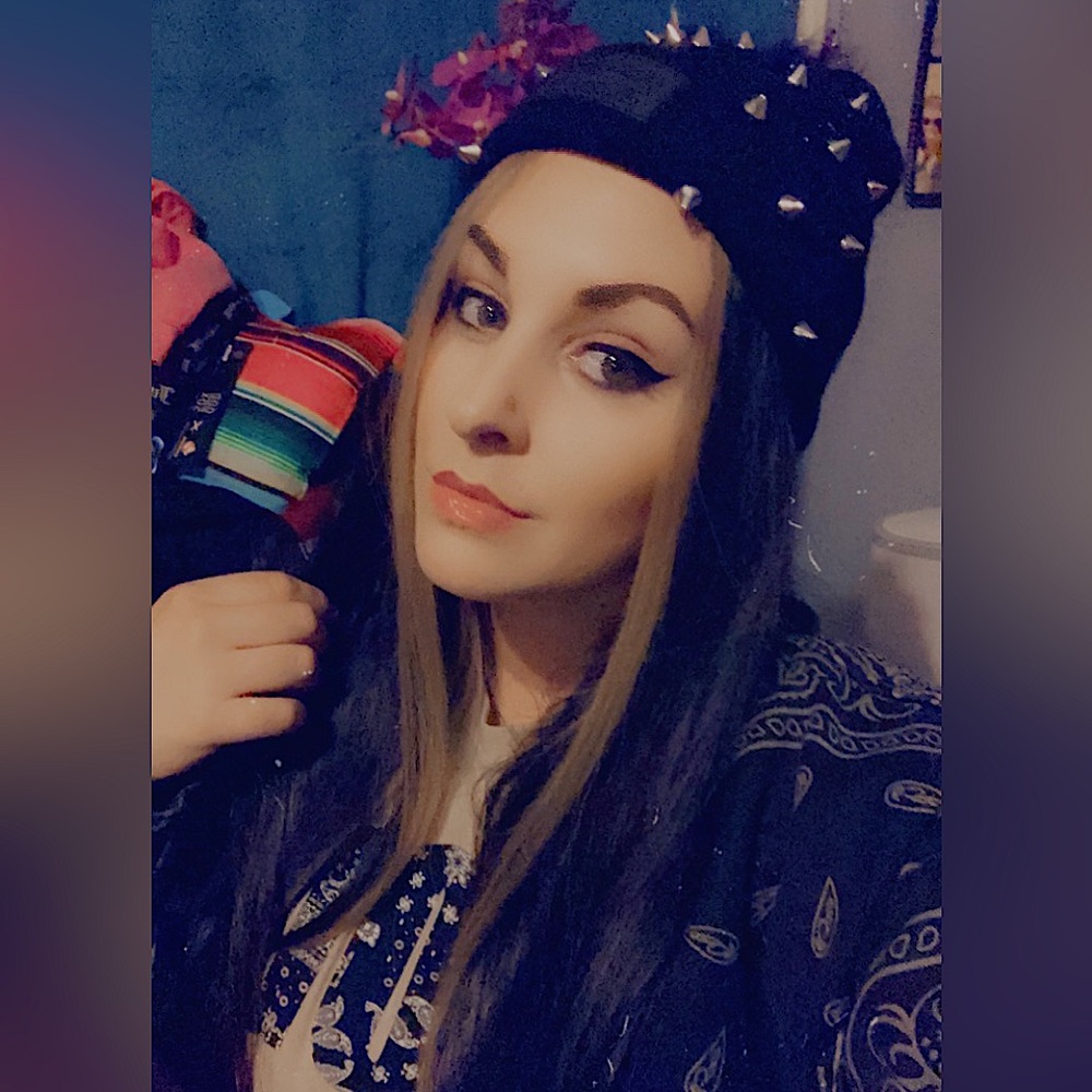 Meet your Posher, Courtney